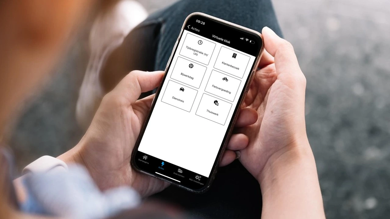 Een digitale prikklok uitrollen in je bedrijf: zo kies en implementeer je het juiste prikkloksysteem
